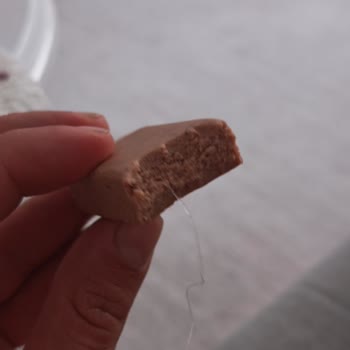 Züber Muzlu Yulaf Protein Bar’da Plastik Yabancı Madde