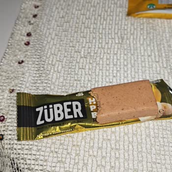 Züber Muzlu Yulaf Protein Bar’da Plastik Yabancı Madde
