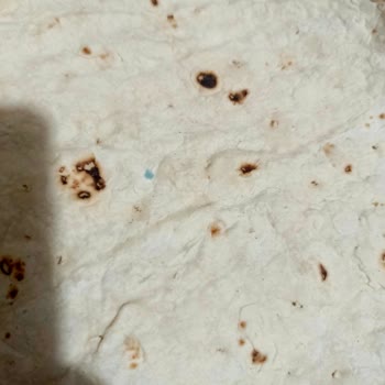 Son Tüketim Tarihi Olmasına Rağmen BİM Şubesinde Küflü Yufka Ekmeği