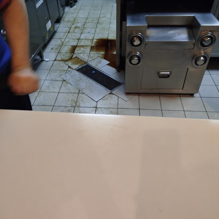 Sandviçte Eldiven Ve Eksik Malzeme Sorunu