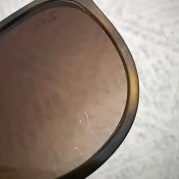Rayban Gözlüğümdeki Cam Kaplama Ayıplı, Garanti Reddine Rağmen Değişim Talebi