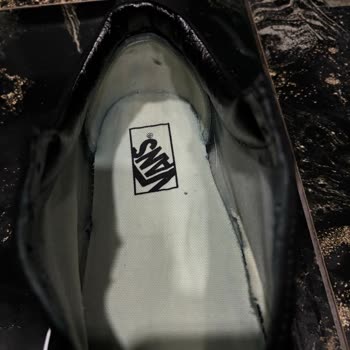 Vans Ayakkabısının Su İle Boya Akması, Deforme Olması Ve Değişim Talebi