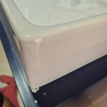 Creavit Banyo Dolabındaki Dayanıksız Boya Ve Ton Farkı