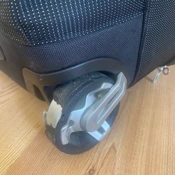 Thule Valizimdeki Kırık Tekerlek İçin Tazminat Ve Değişim Talebi