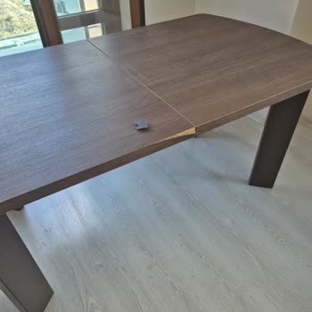 Alfemo Avcılar’dan Gelen Salon Takımında Eksik Parça Ve Hasarlı Masa