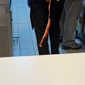 Burger King Bağdat Caddesi Şubesinde Hijyen Ve Personel Davranışlarıyla İlgili Şikayet