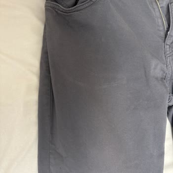 Mavi Pantolonun Hızlı Renk Solması Ve Güven Kırılması
