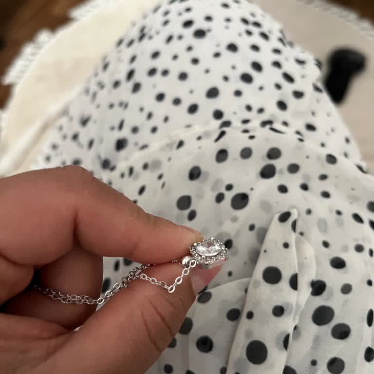 Kusurlu Taşlı Kolye, Satıcı İlgisiz, 600 TL İade Talebi