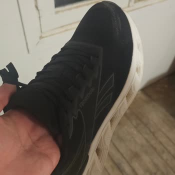 Kemer FLO'dan Aldığım Reebok Ayakkabısının Ön Çökmesi Ve Ağrısı Nedeniyle Değişim İstiyorum
