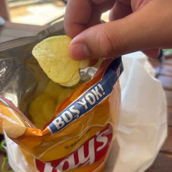 Lay’s Klasik Boş Yok Cips Paketi İçinde Kıl Çıktı