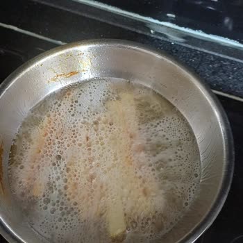 Komili Ayçiçek Yağının Aşırı Köpürmesi Yemek Kalitesini Bozuyor Ve Güvenlik Riski Yaratıyor
