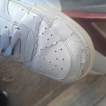 Nike Spor Ayakkabısının 4 Ay İçinde Yırtılması Ve Kullanıcı Hatası Reddi