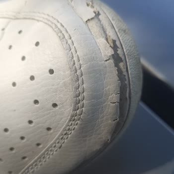 Nike Spor Ayakkabısının 4 Ay İçinde Yırtılması Ve Kullanıcı Hatası Reddi