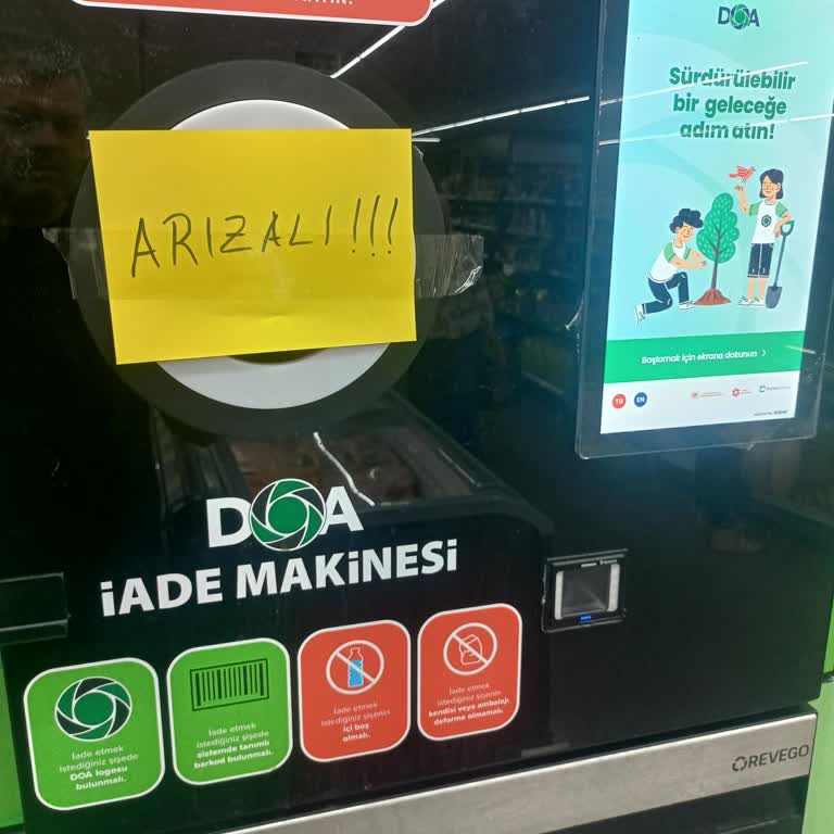 Geri Dönüşüm Makinesi Üç Hafta Boyunca Arızalı, Hızlı Onarım Bekleniyor