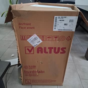 Kötü Paketleme Nedeniyle Hasarlı Buzdolabı Ve Değişim Talebi