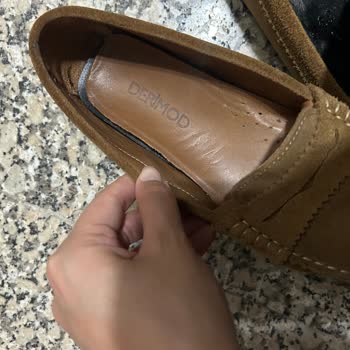 Derimod Loafer Ayakkabısında Üretim Hatası: İç Taban Çıkması Ve Ayak Ağrısı