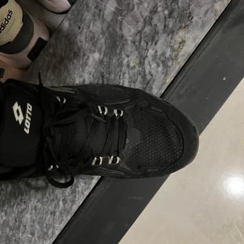 İki Ayda Yırtılan Lotto Ayakkabı İçin Garanti Ve Para İadesi Talebi