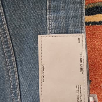 DeFacto’da Aynı Model Kot Pantolonların Paça Uzunlukları Farklı