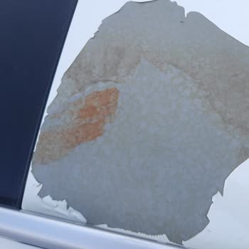 Nissan Qashqai Tavan Boyası Çözülmesi Ve Paslanma İçin Ücretsiz Düzeltme Talebi