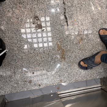 Şanlıurfa Batıkent 5. Etap'ta Temizlenmeyen Bina Ve Haksız Aidat Talebi
