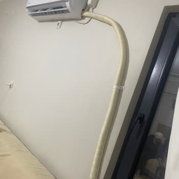 Estetik Olmayan Klima Kurulumu Ve Yetkili Servisin Çözüm Sunmaması