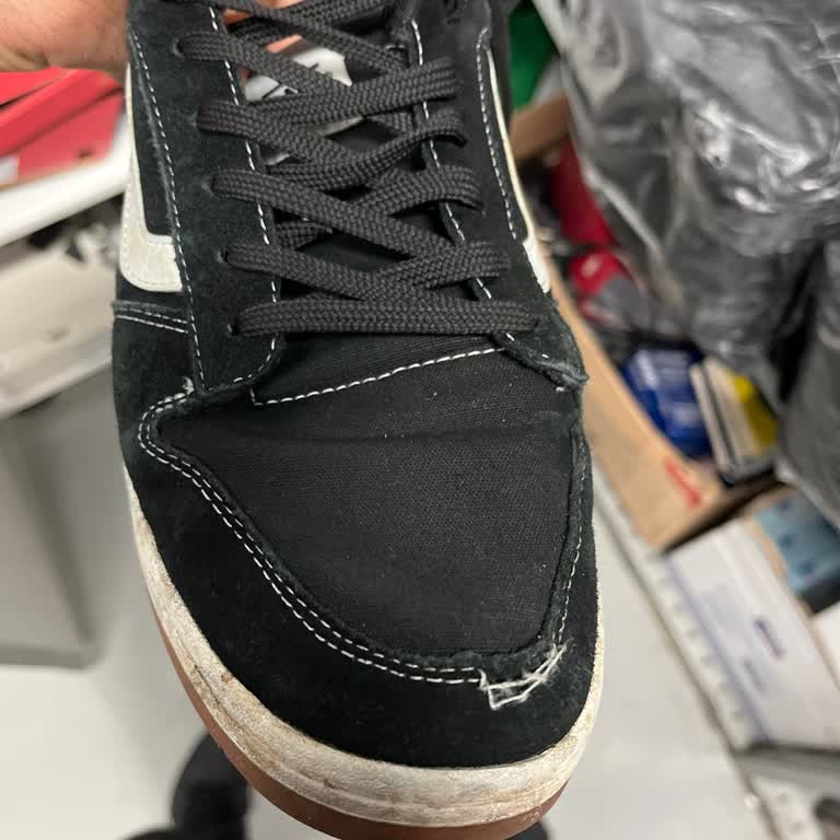 Vans Ayakkabısındaki Hızlı Malzeme Bozulması Ve Değişim Talebi