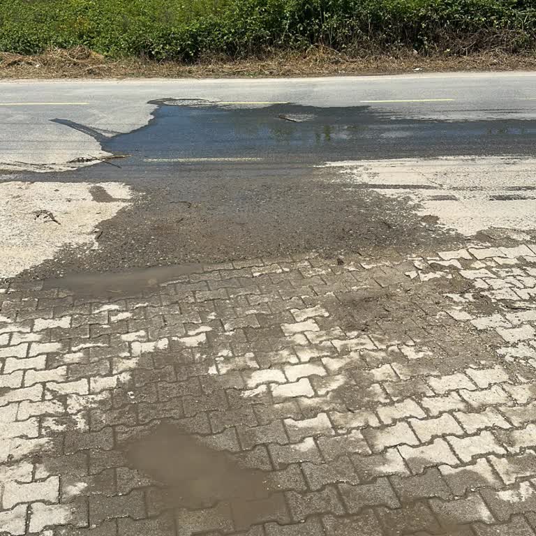 Akyazı'da Tekrarlayan Su Borusu Patlaması Ve Çözülmeyen Su İsrafı