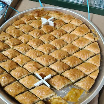 Aşırı Şireli Baklava Ve Yetersiz Müşteri Hizmetleri