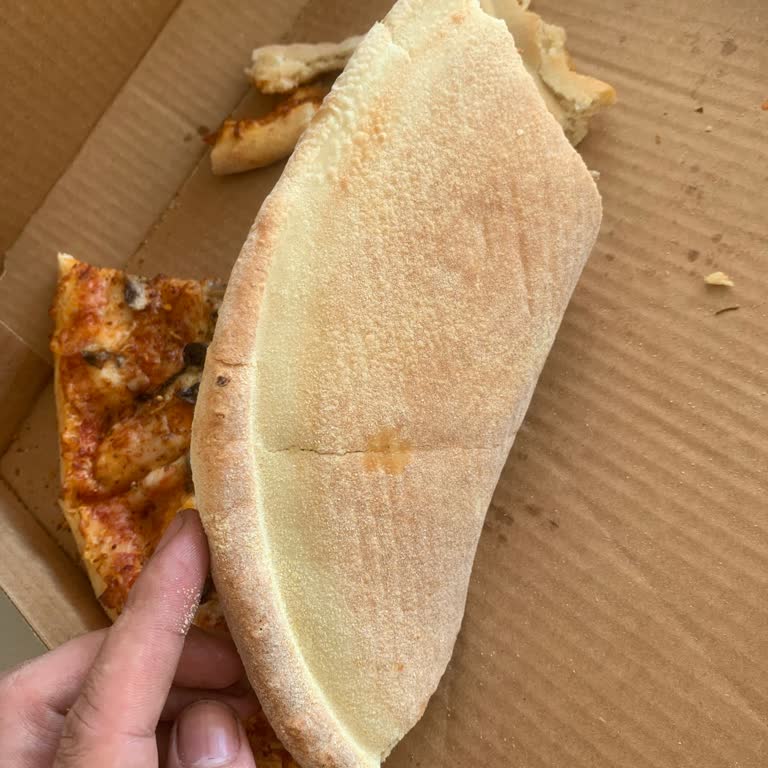Tam Pişmemiş Pizza Ve Yetersiz Müşteri Hizmetleri