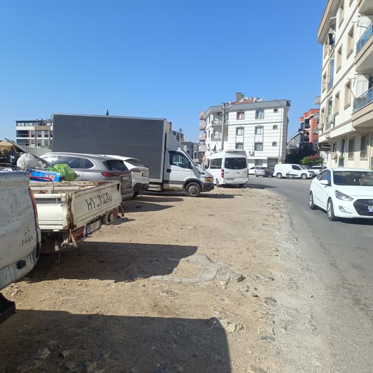 Hasan Güven Caddesi 31 Sokak Kesişmesinde Kaldırım Eksikliği Ve Güvenlik Riski