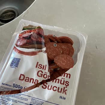 Metro Gaziantep Şubesinde Mavi Küflü Bozulmuş Sucuk Ve Cevapsızlık