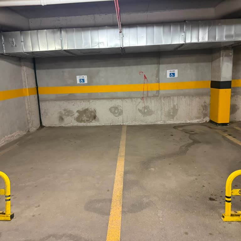 Engelli Otopark Alanı Tek Taraflı İptal Edildi, Lüks Araçlarla Engelliler Mağdur