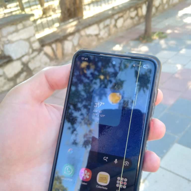 S21 FE Ekranda Beliren Sarı Çizgi İçin Ücretsiz Onarım Talebi