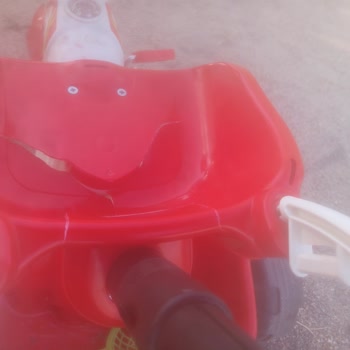 Pilsan Pony 3 Tekerlekli Bisikletindeki Çatlak Koltuk Ve Sabit Olmayan İtme Kolu Sorunu
