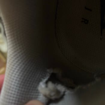 Nike Air Force 1 Ayakkabısında Erken Yırtılma Ve Mağaza Garanti Reddi