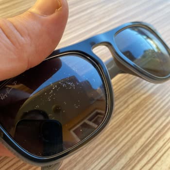 Rayban Gözlüğümde Cam Boyasının Kendiliğinden Dökülmesi Ve Ücretsiz Değişim Talebi