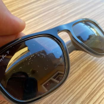 Rayban Gözlüğümde Cam Boyasının Kendiliğinden Dökülmesi Ve Ücretsiz Değişim Talebi