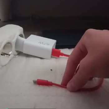 JBL Ürün Şarj Almıyor Biraz Alsa da Hemen Bitiyor Durduk Yere Kendi Kendine!