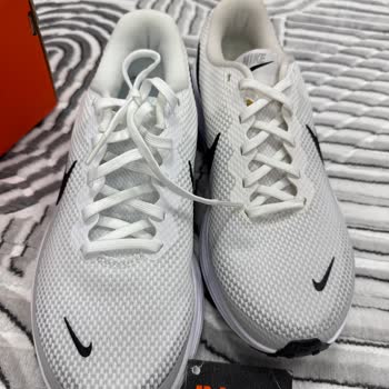 Nike Ayakkabıda Renk Sorunu Ve Kargo Alternatifinin Sunulmaması