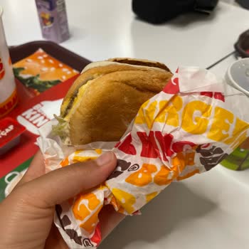 Burger King Polatlı Şubesinde Kalitesiz Menü Ve Yanlış Cola Nedeniyle İade Talebi