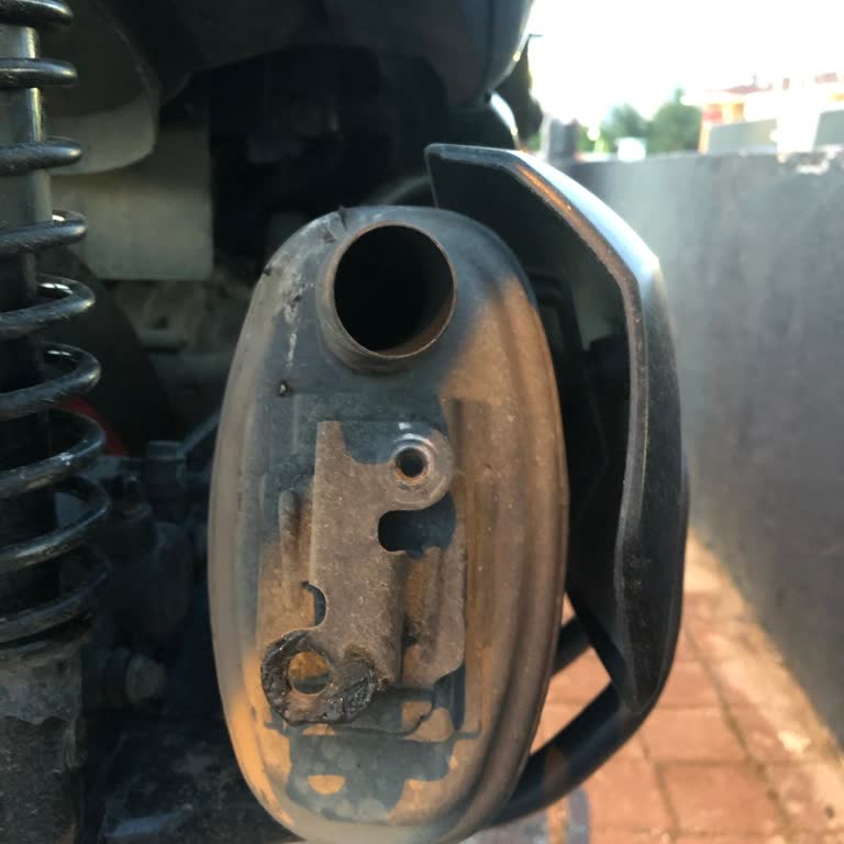 Garanti Kapsamında Egzoz Parçasının Erimesi Ve Değişim Talebi