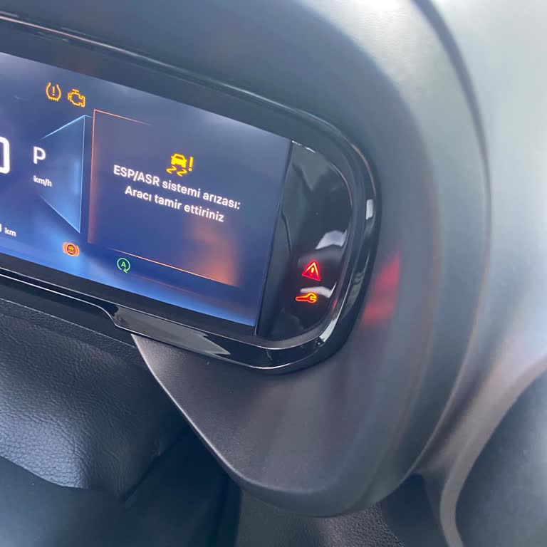 Sıfır Kilometrede Motor Beyni Yanmasıyla 25 Gün Araçsız Kalma