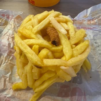 Burger King'den Yanık Ve Çiğ Soğan Halkası: Hijyen Şikayeti
