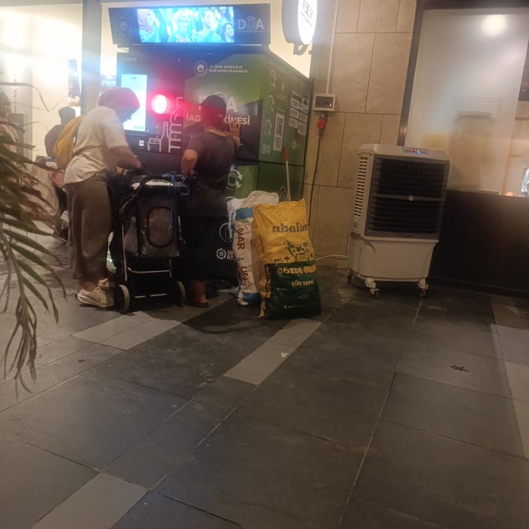 Beach Park’ta Geri Dönüşüm Noktasının Gürültüsü Ve Kalabalığı Rahatsız Ediyor