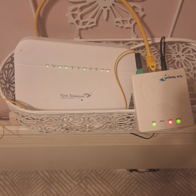 TTNET İnternet Bağlantısı Kesildi Ve Bina Kablosu Düzensiz Bırakıldı