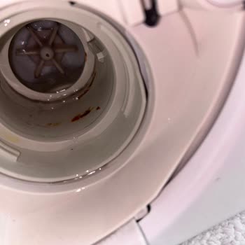 Siemens Çamaşır Makinesinde Pas Lekesi: Ürün Değişimi Talebi