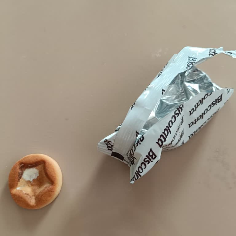 Biscolata Starz Paketi İçinde Dolgusu Olmayan Bisküvi