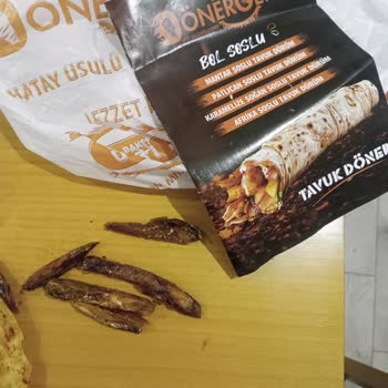 Dönergene Patatesler Simsiyah ve Tamamen Yanmış Durumdaydı