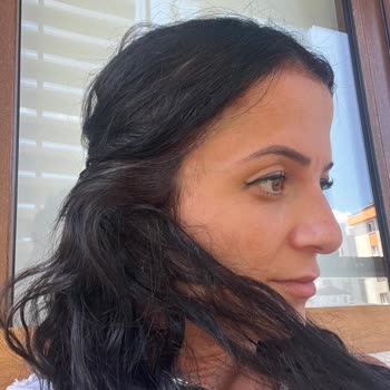 Palette Saç Boyası Beklenen Kahverengiden Kömür Siyahına Dönüştü: Tazminat Talebi