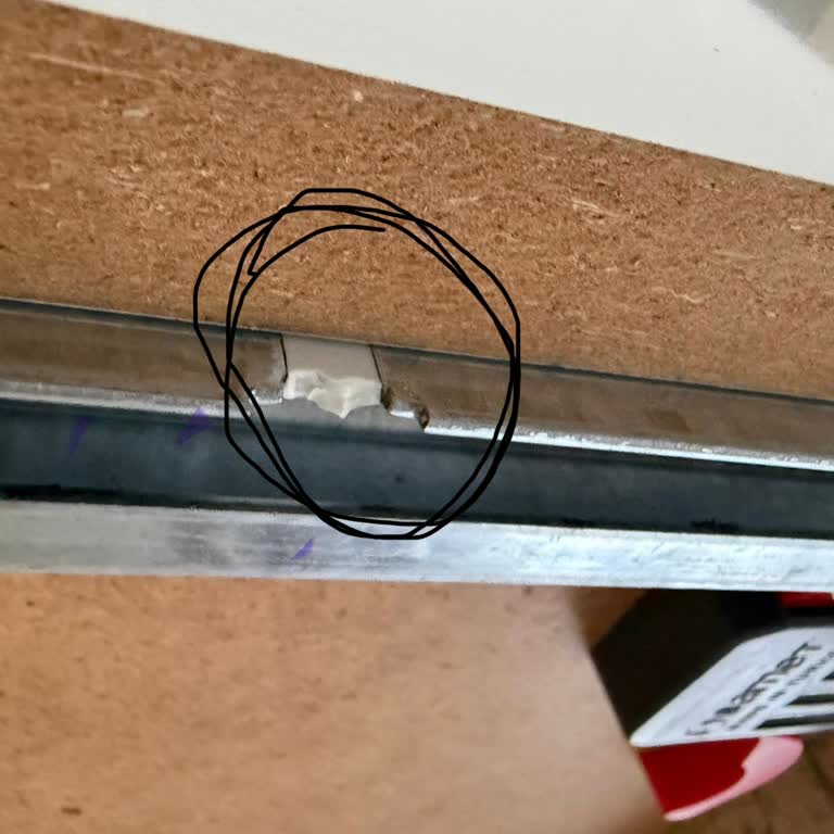 Samet Çekmece Ray Sisteminde Kırılan Plastik Tırnaklar İçin Parça Talebi